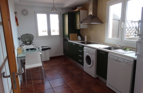 Corralejo Villa | ATTRACTIVE FRONT LINE detached villa with SUPERB Jacuzzi & Tiki Rooftop Bar