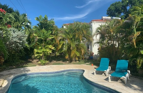 Mullins Apartment | ATTRACTIVE self contained apartment in a 2 storey villa Spacious & well equipped