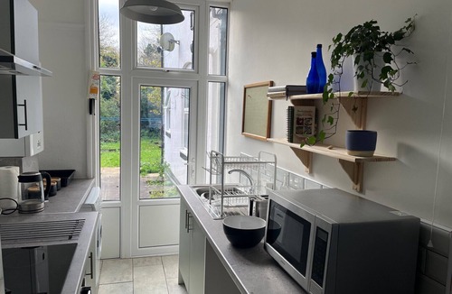 Edgbaston Apartment | Attractive Spacious Self Contained Apartment 2.8 Miles from Birmingham City Cen