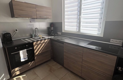 Saint-Julien House | Attractive two-room bungalow with covered terrace and private garden in a quiet location