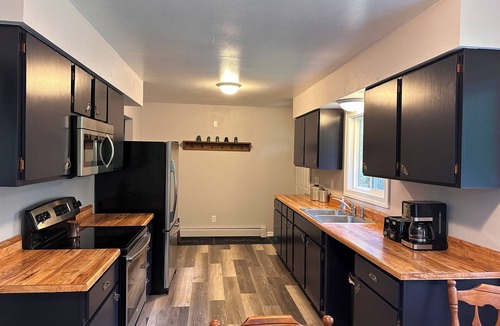 Deerbrook House | ATV/UTV/Snow & Ice Age Trails - Golfing - Lakes - Fireplace & Firepit - WIFI