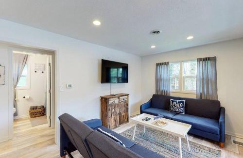 Sherrodsville House | Atwood Breeze-Tranquil Lake Escape