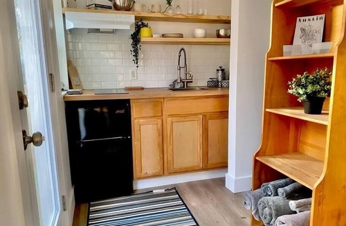Blackshear-Prospect Hill House | ATX Tiny House. Quick Trip to Zilker and ACL.
