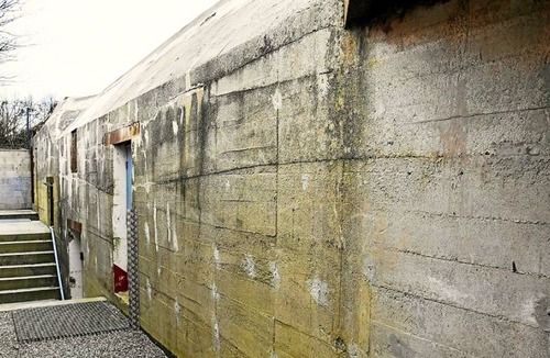 Saint-Pabu Apartment | Atypical accommodation in a 400m2 German bunker