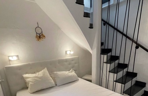Liberation Condo | Atypical apartment in a palace from the beginning of the 20th century