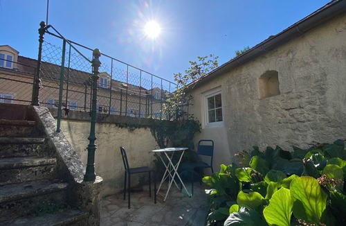 Montbard House | Atypical cocoon & greenery in the heart of Old Montbard