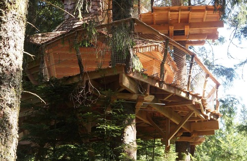 La Tour-dʼAuvergne Cabin | Au Brendezi tree house