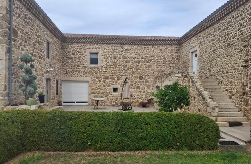 Chavanay House | AU CLOS DES VESSETTEs