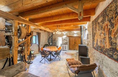 Alby-sur-Cheran House | Au fil de l'eau
