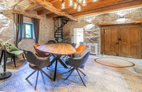Alby-sur-Cheran House | Au fil de l'eau