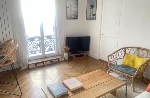 17th Arrondissement Apartment | Au pied de Montmartre