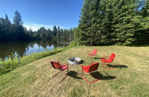Mio Cottage | Au Sable River Cottage 3 bedroom w/indoor fireplace