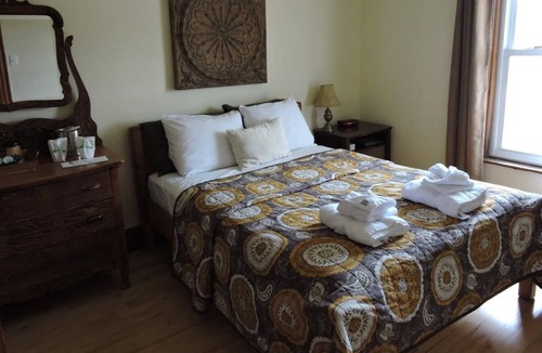 Ayers Cliff Hotel | Auberge Ayers Cliff