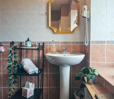 Chanteuges Hotel | Auberge de Chanteuges