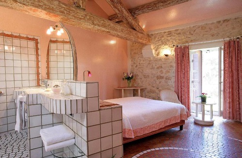 Noves Hotel | Auberge De Noves Domaine Du Deves