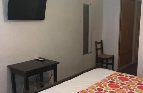 Rustrel Hotel | Auberge de Rustréou