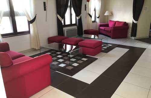 Mello Hotel | Auberge du jeu darc