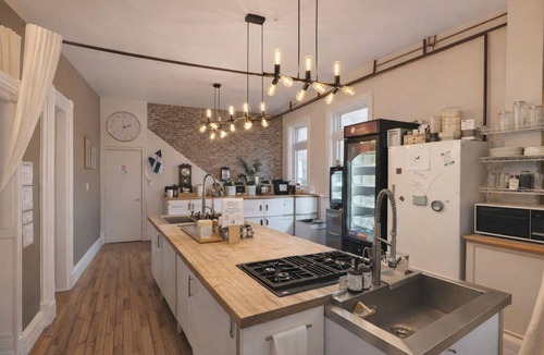 Quartier des Spectacles Hostel | Auberge du Plateau - Hostel