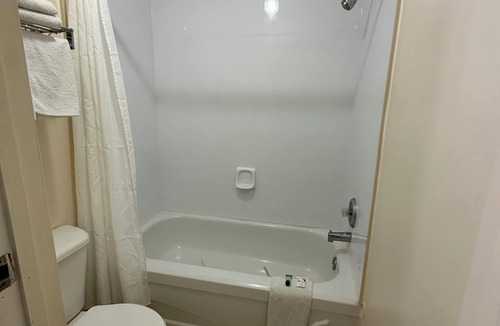 Blind River Hotel | Auberge Eldo Inn
