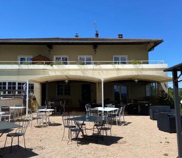 Chenas Hotel | Auberge Les Hauts De Chenas