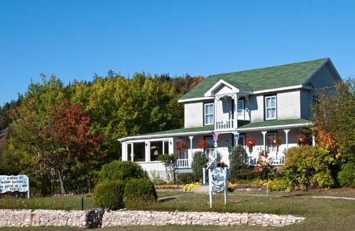 Tadoussac Hostel | Auberge Maison Gauthier