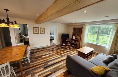 Sutton House | Auberge Schweizer