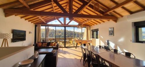 Latouille-Lentillac House | Aubié modern barn swimming pool and AC