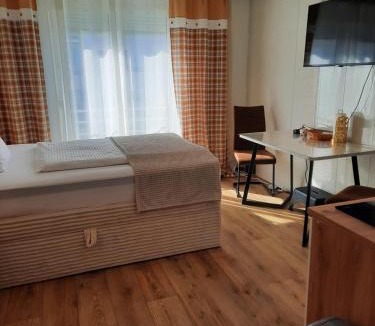 Haunstetten-Siebenbrunn Apartment | Augsburg!Möblierte Appartment!