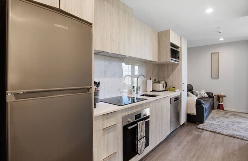 Parnell Apartment | Augustus Harmony Apartment with Parking & Air-con