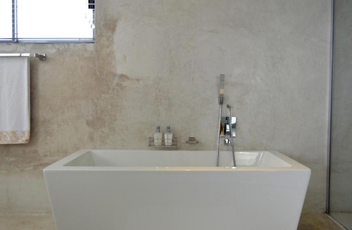 Eldoraigne House | Augusta Palms - White Room