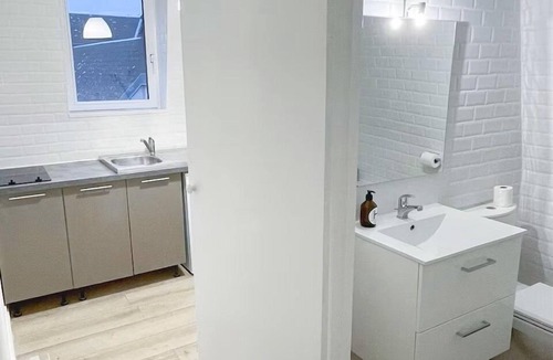 Arras Apartment | Augustine's Getaway, 40m² appartment in Arras