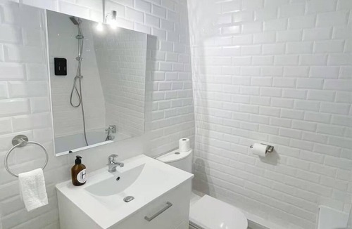 Arras Apartment | Augustine's Getaway, 40m² appartment in Arras