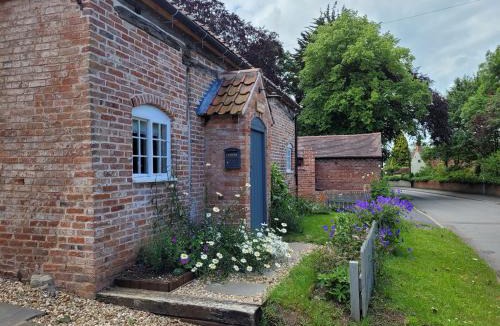 Kneesall House | Auld Cottage