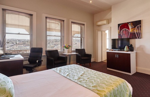 Launceston CBD House | Auldington Hotel