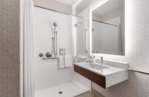 Pleasant Valley House | Aunique combination of hotel rooms and spacious suites!