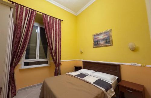 Rione XVIII Castro Pretorio House | Aura di Roma