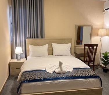 Qasr an-Nil Hotel | Aura Downtown Suites