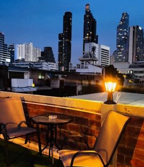 Si Phraya Hostel | Aura Hostel