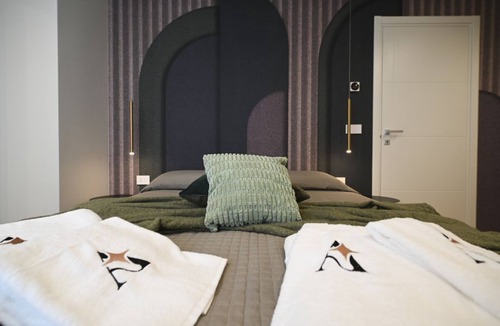 Municipio 3 Apartment | AURA Room- Aurisea Luxury Stays