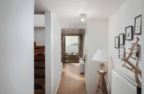 Neo Itilo Villa | Aura Seafront Villa