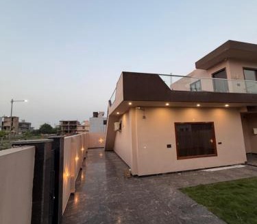 Ghaziabad Villa | Aura Villa