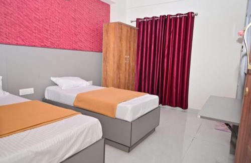 Palm Meadows Hotel | Aura67homes