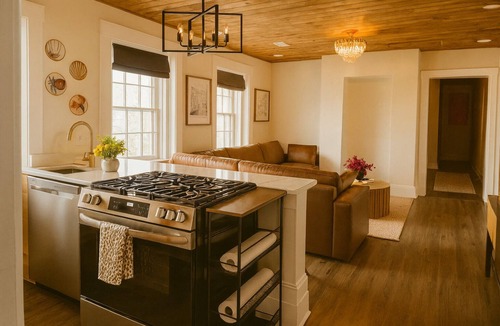 Madison House | Auralis: Sleeps 8