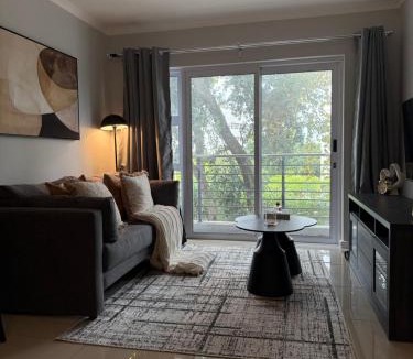 Claremont Apartment | Aurastays