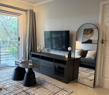 Claremont Apartment | Aurastays