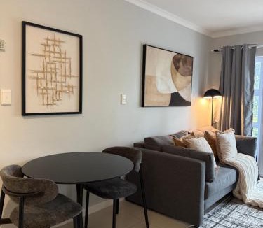 Claremont Apartment | Aurastays