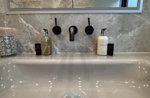 South Bank Apartment | Aurelia Suite