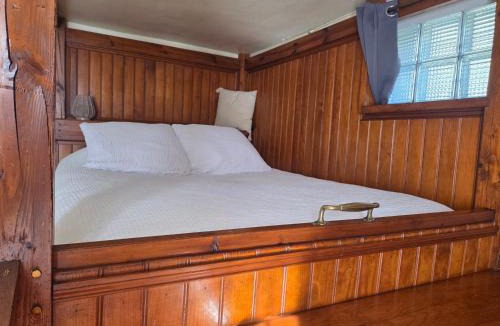 Angles Bed & Breakfast | Aurelia Verdon