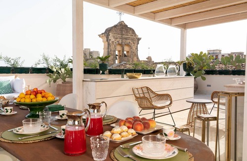 Noto Historic Centre Apartment | Aurispa - Amazig apartment with minipool on the terrace in the historical center of Noto, Sicily