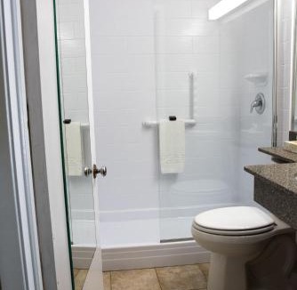 Kingston Hotel | Aurora Inn